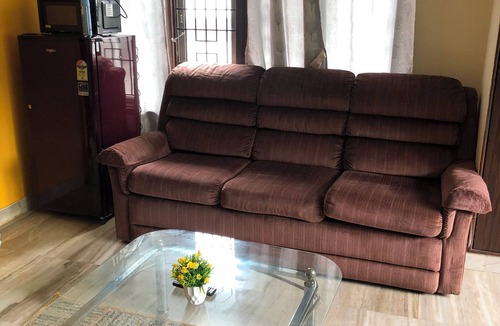 Agara Apartment | Cozy room The Hole In The Wall