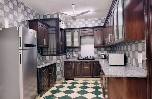 New Delhi Apartment | Cozy & Spacious 3BHK in GK3 – Perfect for Families!