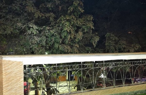 New Delhi Apartment | Cozy & Spacious 3BHK in GK3 – Perfect for Families!