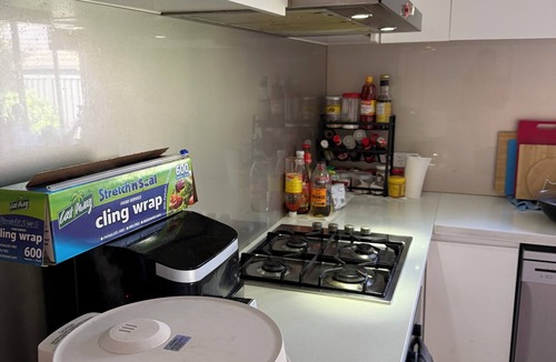 Revesby House | Cozy Twins Room with 2 Comfortable Single Beds (Shared House)