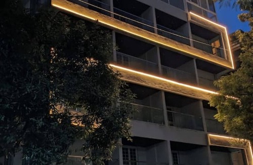 Pimpri - Chinchwad Condo | Crane House: Spacious 2BHK AC Flat by Bleisure
