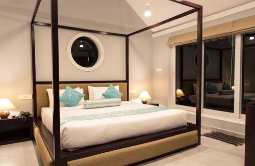 Chithirapuram Hotel | Crayons Guest House