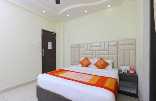 Palavakkam Hotel | Crazy Homes stay-Palavakkam,Chennai