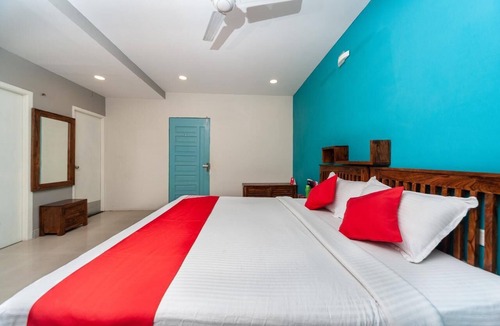 Perungudi Hotel | Crazy Homes stay-Kandanchavadi,Chennai