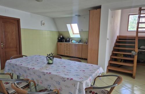 Sub Cetate Apartment | Csendliget kulcsosház