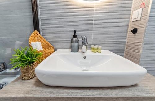 Tractorul Apartment | D&A Apartment with Private Parking