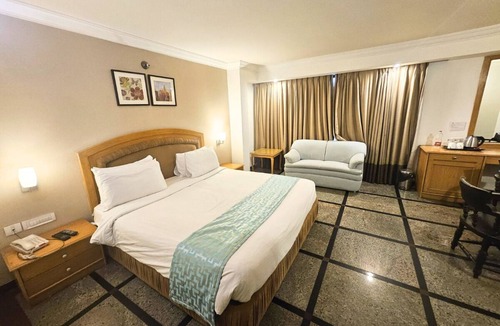 Nellore Hotel | D.R Utthama Nellore AM Hotel Kollection