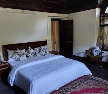 Nainital Apartment | Dalhousie Heritage Cottage