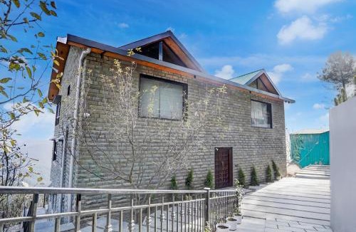 Theog House | DanCenter Villa Mihika I Premium 5BHK I Orchard I Chef I Shimla