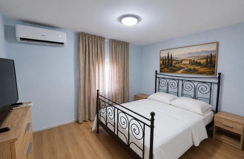 Calafat House | Danube Exclusiv