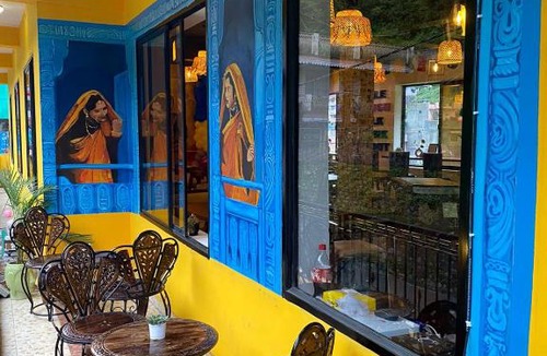 Bhowali Hotel | Darjeeling cafe&stay