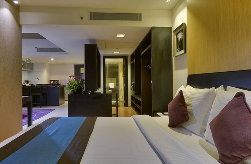 Koramangala Hotel | Davanam Sarovar Portico Suites Bengaluru