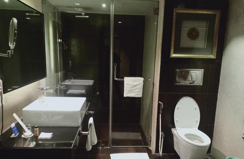 Koramangala Hotel | Davanam Sarovar Portico Suites