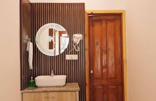 Landour Hotel | Dawn's Embrace by Oakwood