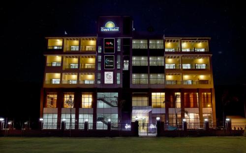 Shahjahanpur Hotel | Days Hotel By Wyndham Neemrana