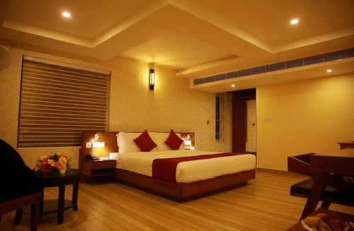 Ernakulam South Hotel | DCHANDELIER