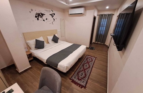 Kakinada Hotel | DE CROWN LUXURY HOTEL