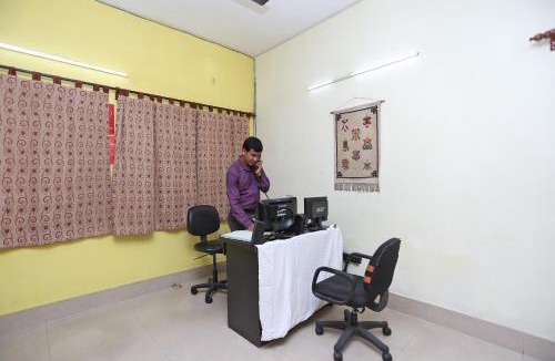 Sector 1 Hotel | Deb's Guest house