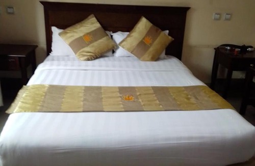 Ngara Hotel | Deka Grill