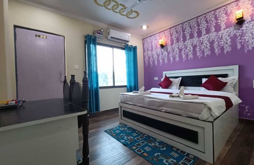 Sarnath Bed & Breakfast | Deluxe 4 room -bedroom B&B with WiFi and AC in fantastic Varanasi Sarnath