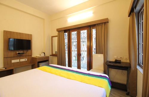 Salt Lake Bed & Breakfast | Deluxe AC Room w/Balcony at Anamitra Guest House #1
