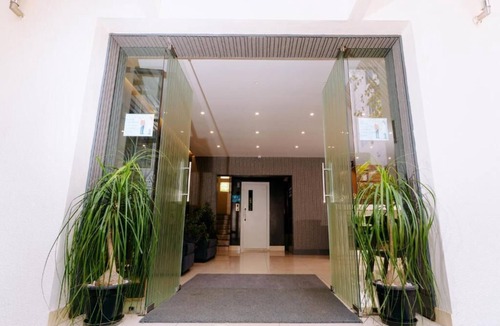D Costa Layout Apartment | Deluxe Apartment #2 at Regal Business Suites