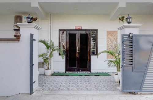 Dehradun House | Deluxe Benison Guest House