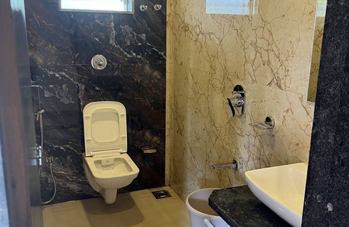 Medha Hotel | Deluxe Double Room Without Balcony