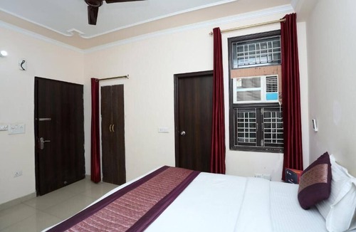 Mahipalpur Hotel | Deluxe Double Room -2 Adults + 1 Child - Hotel Ramida Suites At Delhi Airport