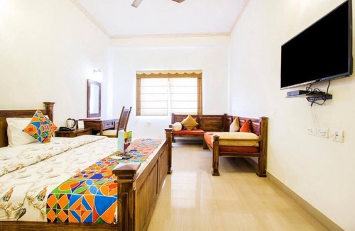 Jagatpura Hotel | Deluxe Double Room #2/W breakfast