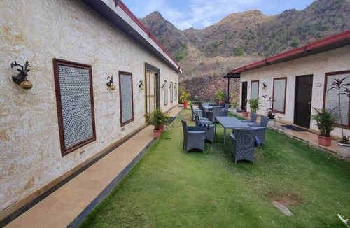 Bedla House | Deluxe Hill View RoomSwarnagarh Udaipur