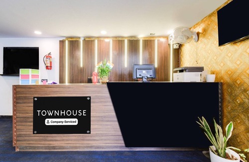 Shamshabad House | Deluxe Hotel Blue Petals