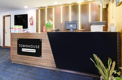 Shamshabad House | Deluxe Hotel Blue Petals