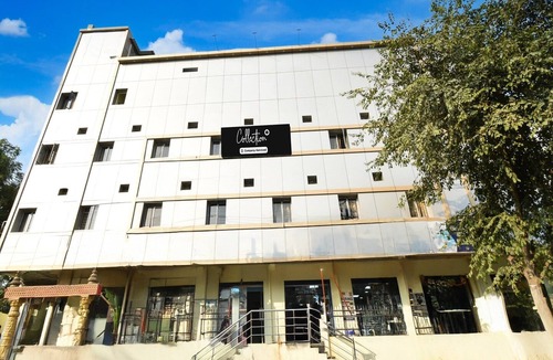 Hyderabad House | Deluxe Hotel Godavari