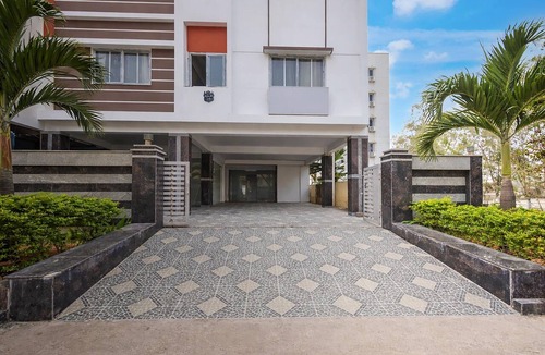 Gachibowli House | Deluxe Srinika Inn