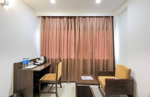Sayajiganj House | Deluxe Twin Bed at Palette Hotel Surya Vadodara