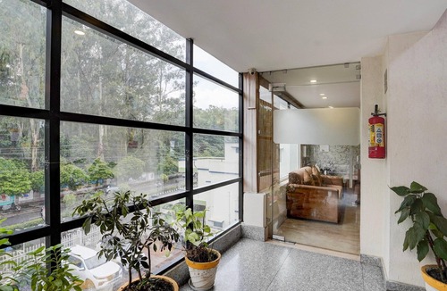 Bullawala House | Deluxe Twin Room Gold Stone Comfort