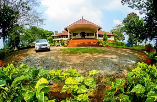 Kottappadi part Cabin | Deluxe Twin Room In British Bungalow