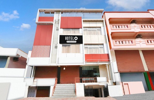 MVP Colony House | Deluxe With Twin Bed Lotus Park Hotel
