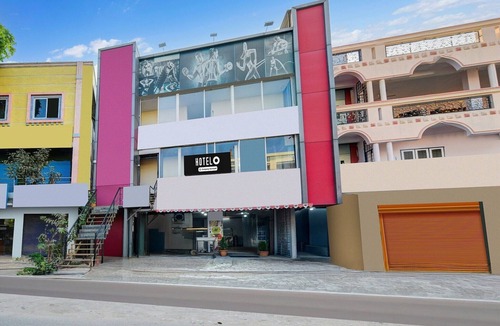 Hyderabad House | Deluxe with Twin Bed Neredmet Road