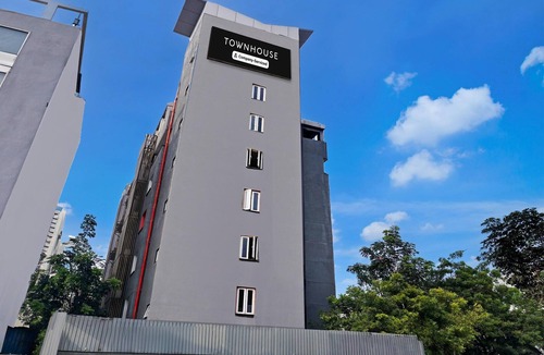 Balewadi House | Deluxe with Twin BedBalewadi High Street