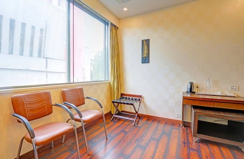 Nagpur House | Deluxe with Twin BedHotel Zero Mile Sitabuldi