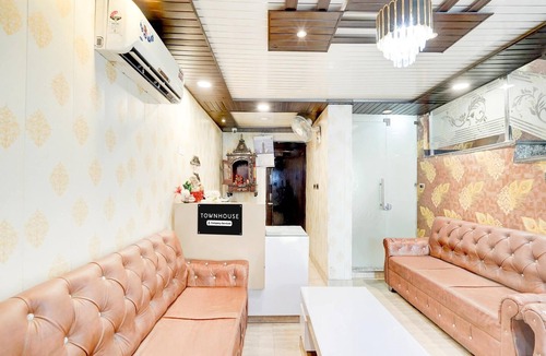 Dehradun House | Deluxe With Twin Bedrispana Pul Haridwar
