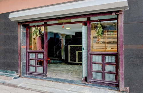 Central Chennai House | DeluxeAnnakilly Tower Guest House