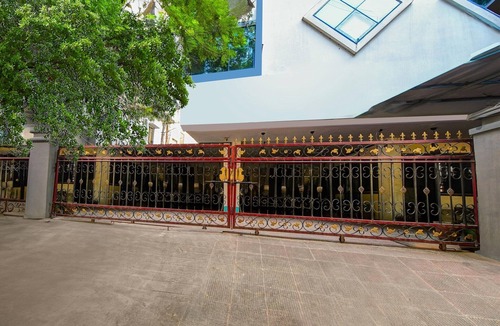 Dwaraka Nagar House | DeluxeAPEX homestay