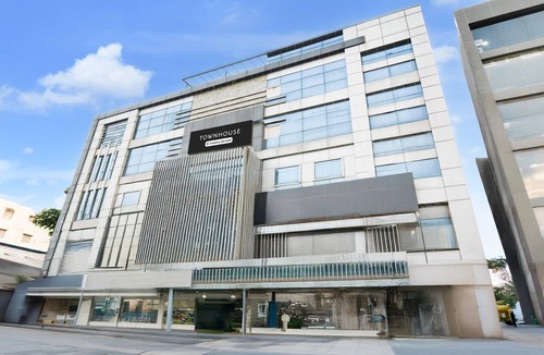 Hyderabad House | DeluxeGrace Complex