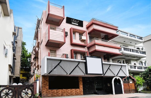 Sector 1 House | Deluxeharry Guest House