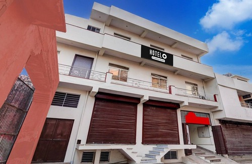 Alwar House | DeluxeHotel O Railway station road