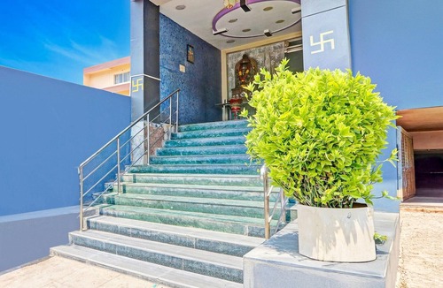 Kurnool House | DeluxeSuper Hotel O Kurnool