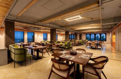 Udaipur Hotel | Devi Palace - Monsoon Palace View Resort, Udaipur